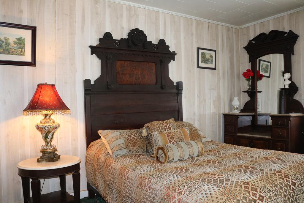 Colonial Inn Pine Hill Luaran gambar